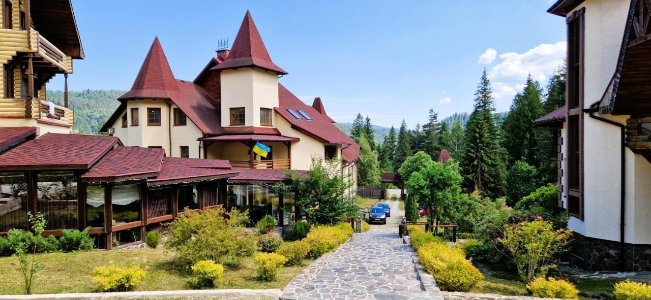 Complex Hyzhky Hotel Yaremche Bagian luar foto