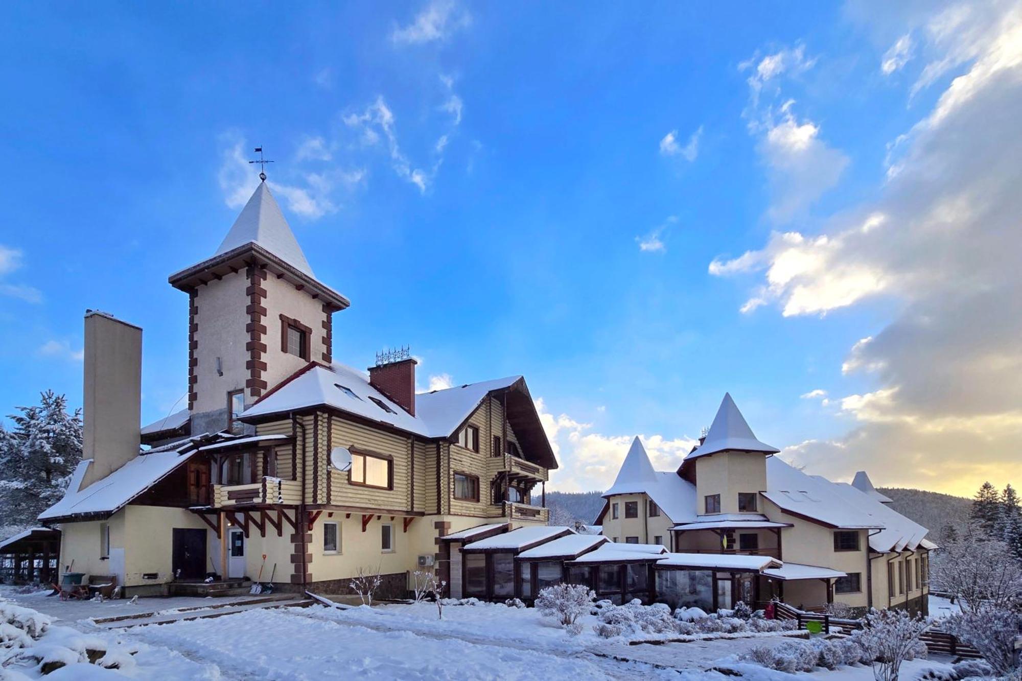 Complex Hyzhky Hotel Yaremche Bagian luar foto